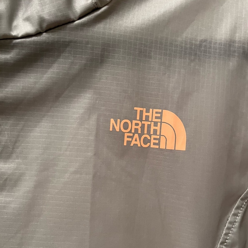 The North Face
Cyclone Water Repellent Rain Jacket Windbreaker Gray/Peach Size M - Picture 2 of 8